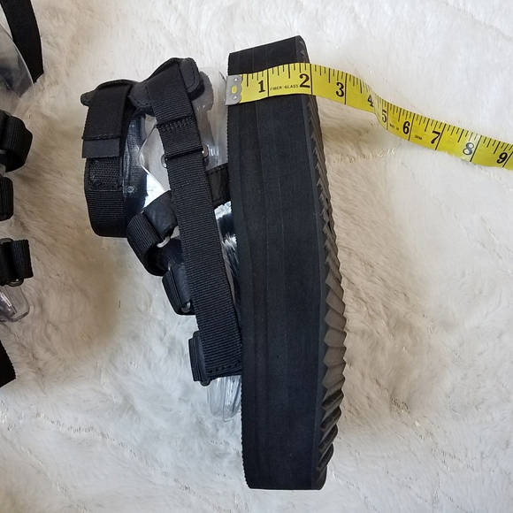 Teva Flatform Mevia Sandals - *Missing 1 ankle strap* - Picture 7 of 9